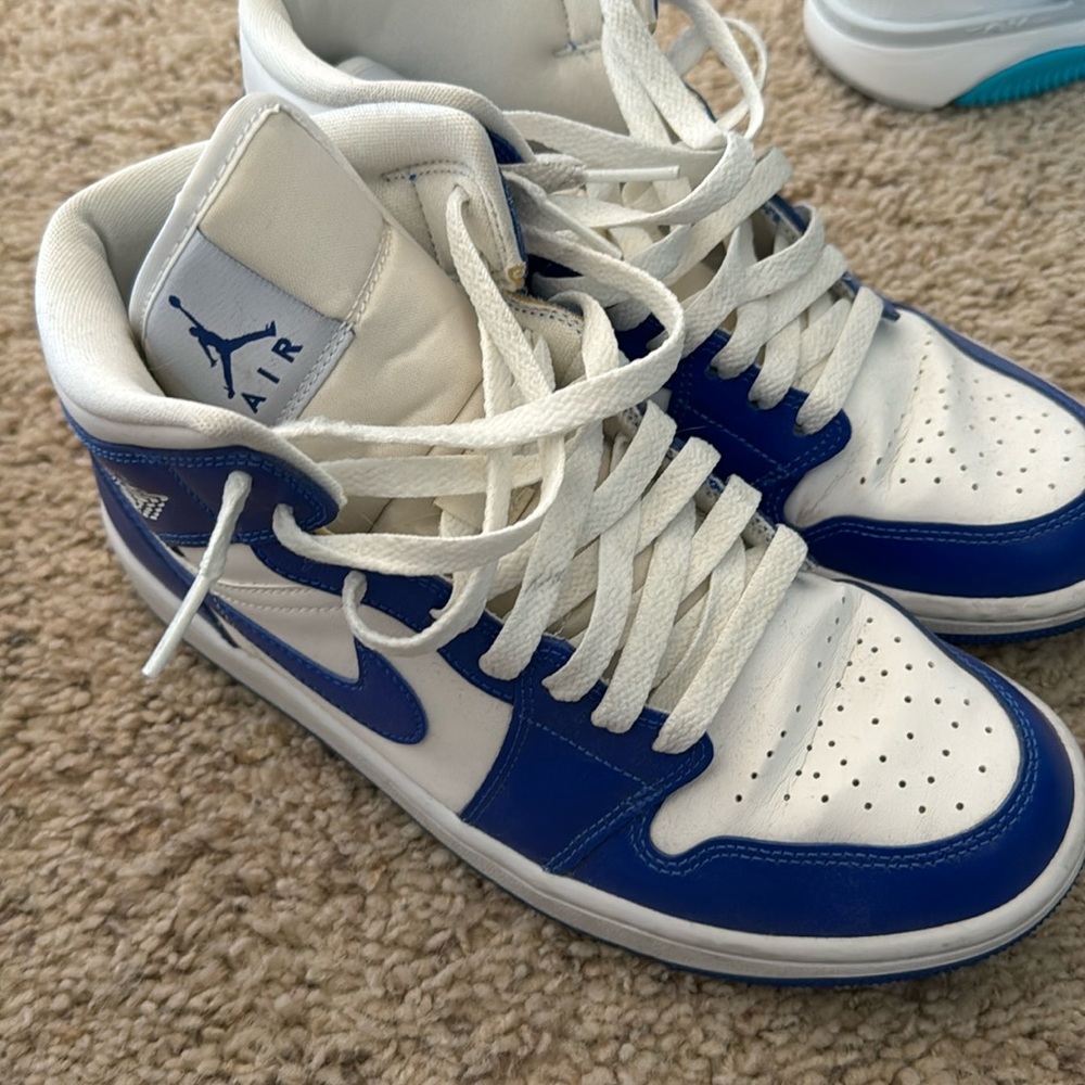 Jordan 1 mid